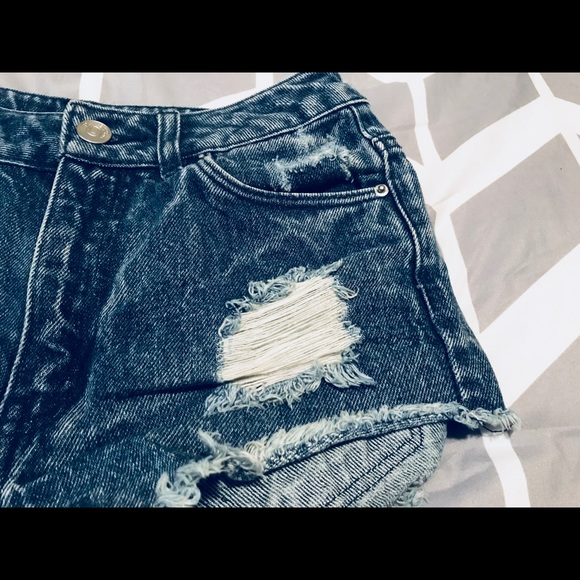 H&M Divided brand cutoff jean shorts - Picture 3 of 7